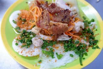 Bánh bèo thịt nướng n‎‎ườm n‎‎ượp khách ở Nha Trang