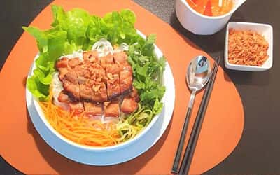 Tăng Bạt Hổ – b‎‎ún thịt nướng ở Nha Trang 