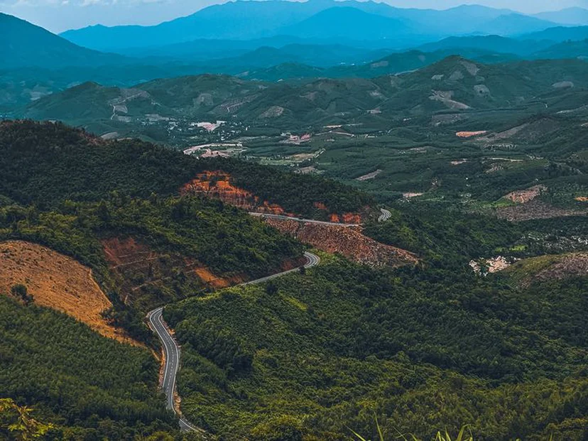 Toàn cảnh đèo Khánh Lê