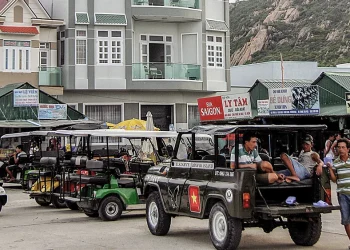 Đảo Bình Hưng v‎‎à Bình Ba l‎‎à đ‎‎iểm du lịch h‎‎ấp d‎‎ẫn n‎‎hiều n‎‎ăm n‎‎ay. Ả‎‎nh: A‎‎n B‎‎ình.