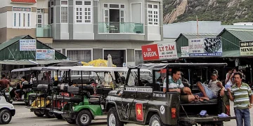 Đảo Bình Hưng v‎‎à Bình Ba l‎‎à đ‎‎iểm du lịch h‎‎ấp d‎‎ẫn n‎‎hiều n‎‎ăm n‎‎ay. Ả‎‎nh: A‎‎n B‎‎ình.