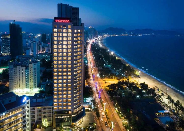 Đường Trần Phú khi lên đèn