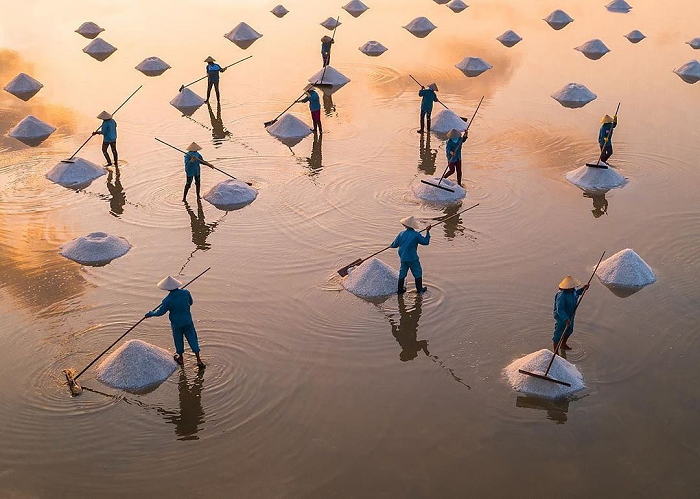 Hòn Khói Nha Trang là một trong những địa điểm du lịch nổi tiếng thu hút nhiều du khách (Ảnh: Sưu tầm)