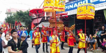 Lễ Rước Sắc được sự tham gia của đông đảo dân làng