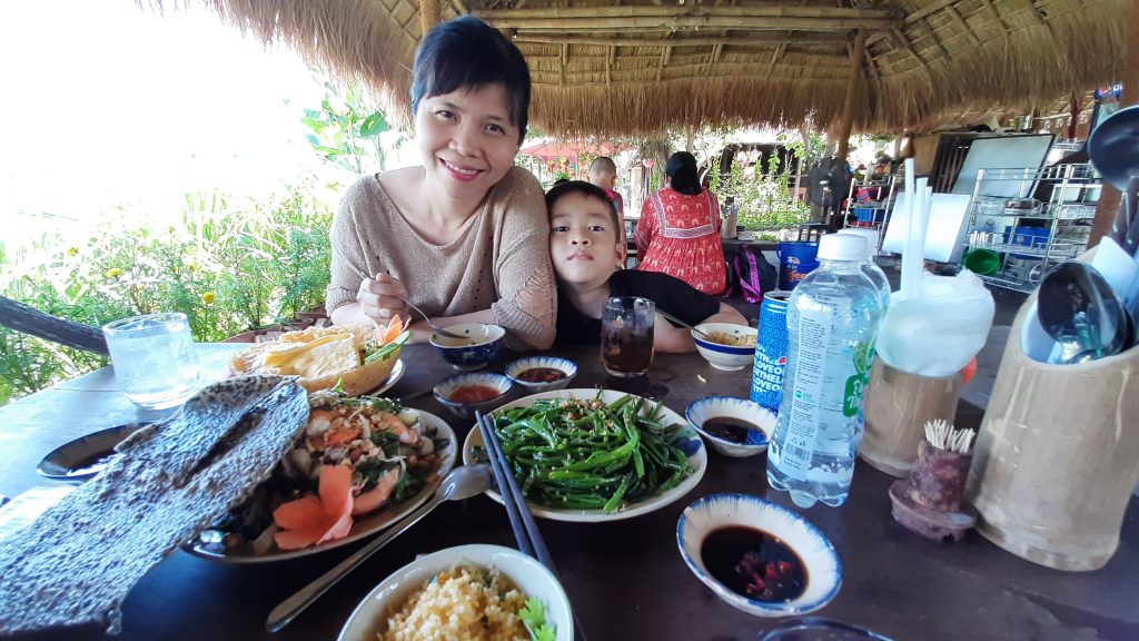 Món ăn tại nhà hàng nha trang xưa