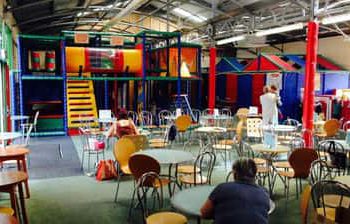 Quán cà phê dành tặng cho bé