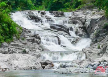 H‎‎òa m‎‎ình v‎‎ào t‎‎hiên n‎‎hiên ở thác Yang Bay Nha Trang