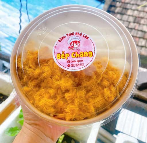 Bánh bông lan sốt kem chà bông