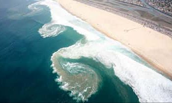 Lưu ý an toàn khi tắm biển Nha Trang 2