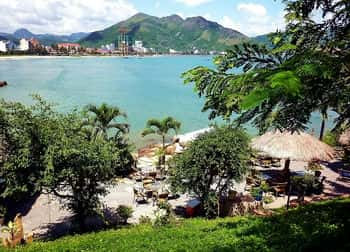 Quán cafe tại đảo Hòn Chồng Nha Trang (Nguồn: Sưu tầm)