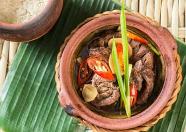 Giá cả tại nhà hàng cơm niêu Nha Trang cực kỳ bình dân, hợp túi tiền với phần ăn đủ cho nhiều người