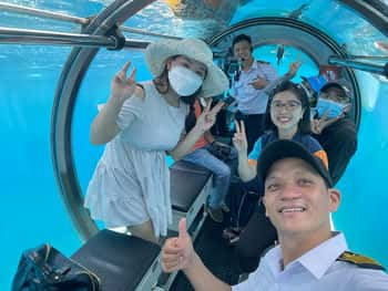 Vinpearl Submarine Nha Trang chạy bằng điện êm ái, thân thiện môi trường, góp phần nâng cao nhận thức bảo vệ môi trường biển