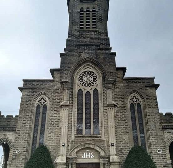 Khám phá Nhà thờ Chánh Tòa – Nét đẹp độc đáo giữa lòng thành phố