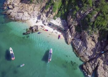 Khám Phá Đảo Bình Hưng – Chốn Bình Yên Với Rạn San Hô Tuyệt Đẹp